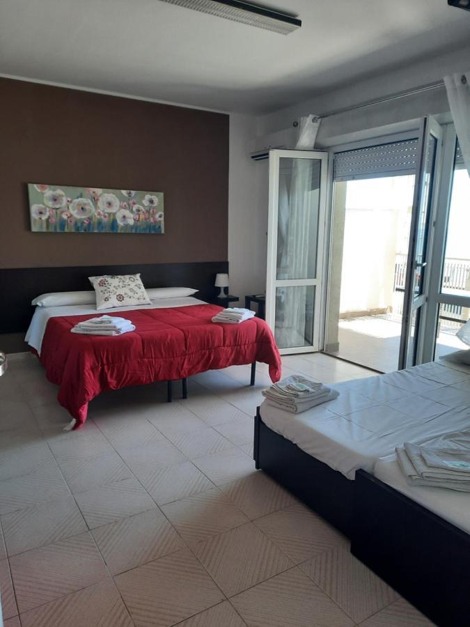 Marina D'Agro Residence 圣泰雷萨迪里瓦 外观 照片